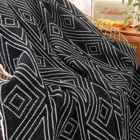 Triangle Pattern Black & White Knitted Throw Blanket