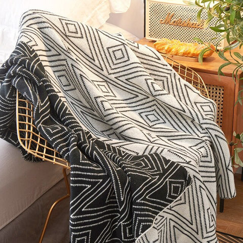 Triangle Pattern Black & White Knitted Throw Blanket